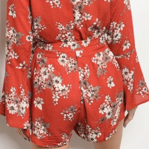 ONLY 1 Left SZ L! Orange Floral Bell Sleeve Romper - Picture 6 of 6